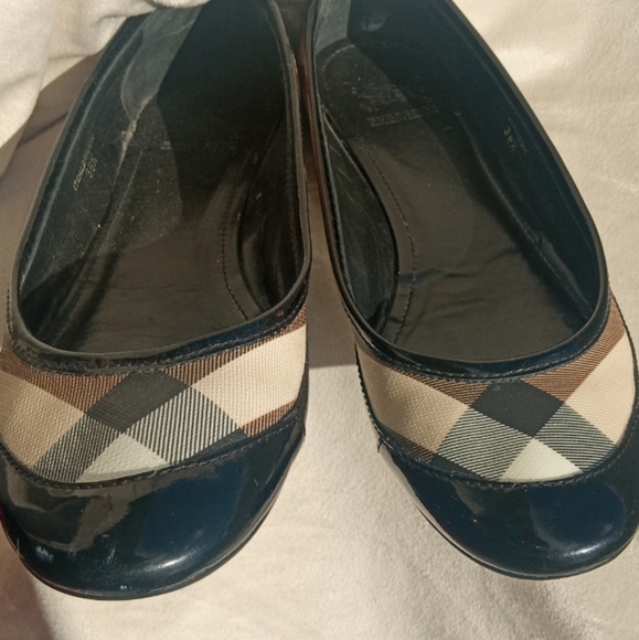 Burberry - Picture 2 of 11